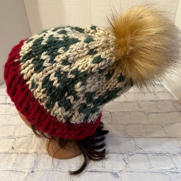 ALMA RETRO KNITTED WOMEN’S MULTI COLORED POM POM BEANIE - Picture 2 of 5